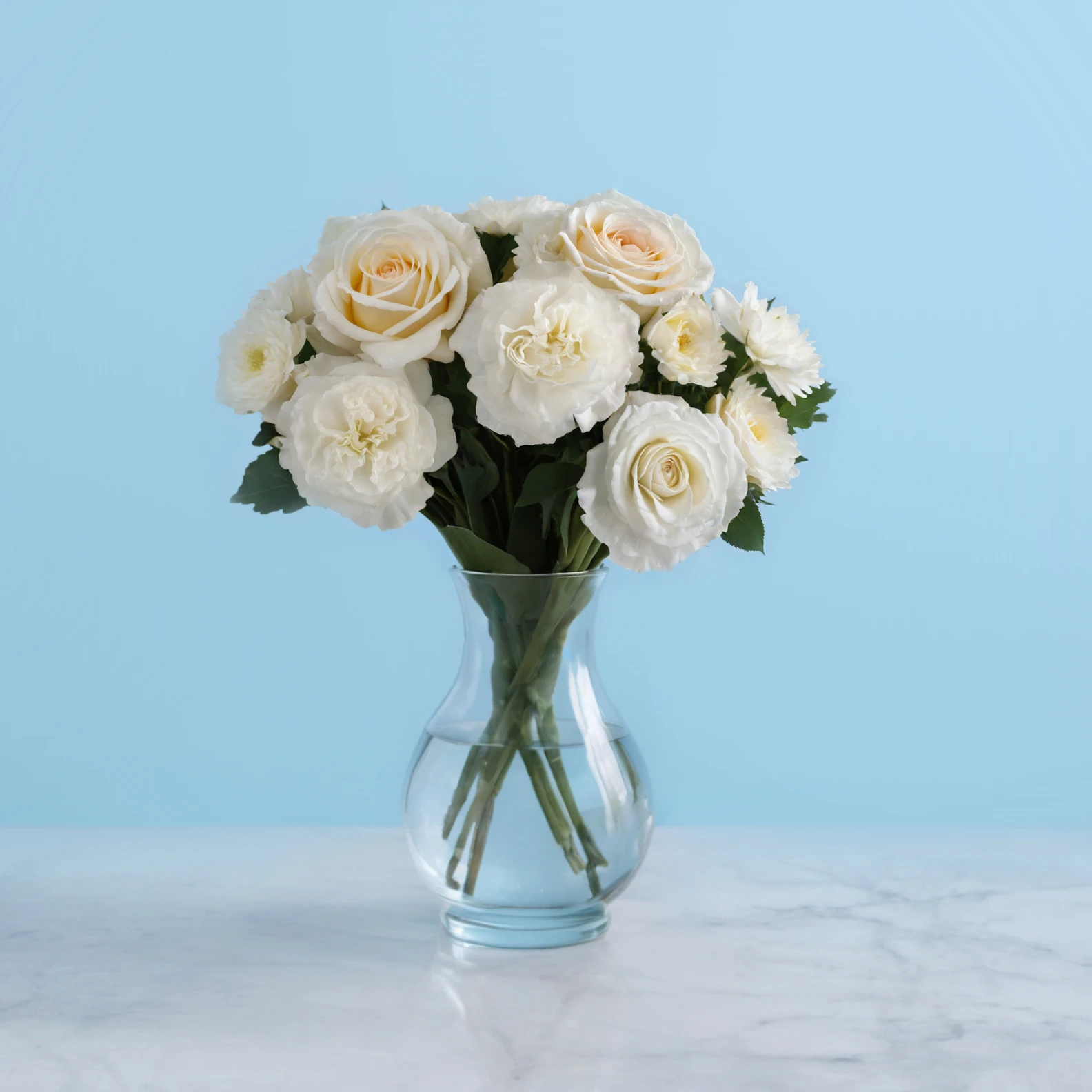 Simple White - image №1
